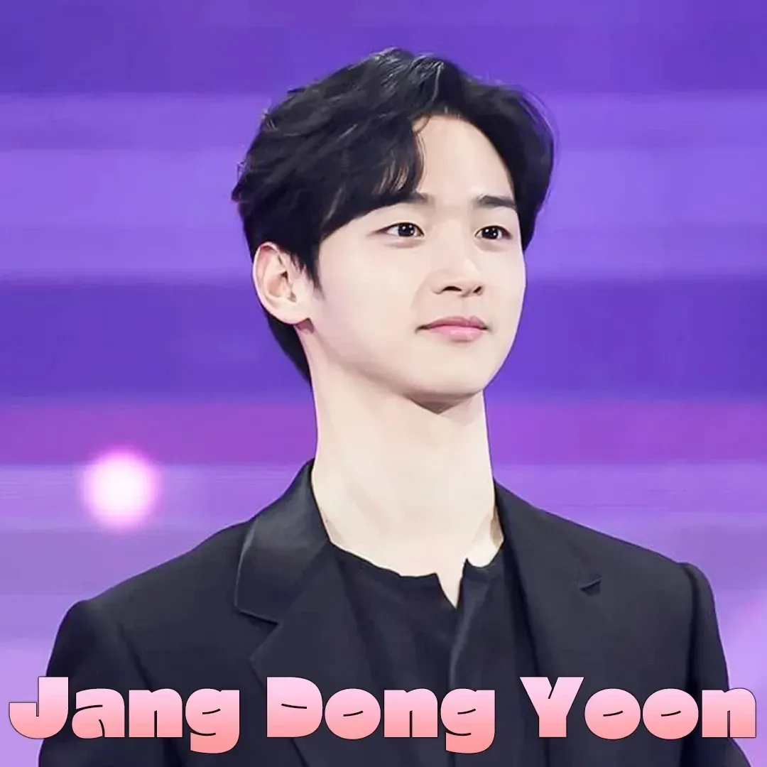 A moment captured by a fan of Jang Dongyoon