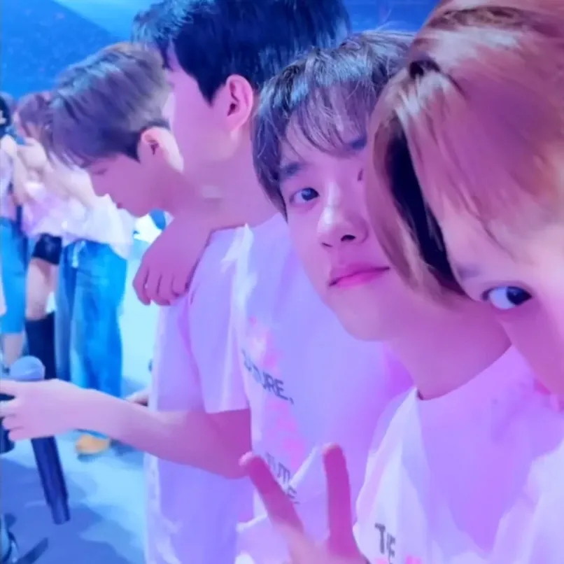 도경수 (디오)의 비하인드 컷