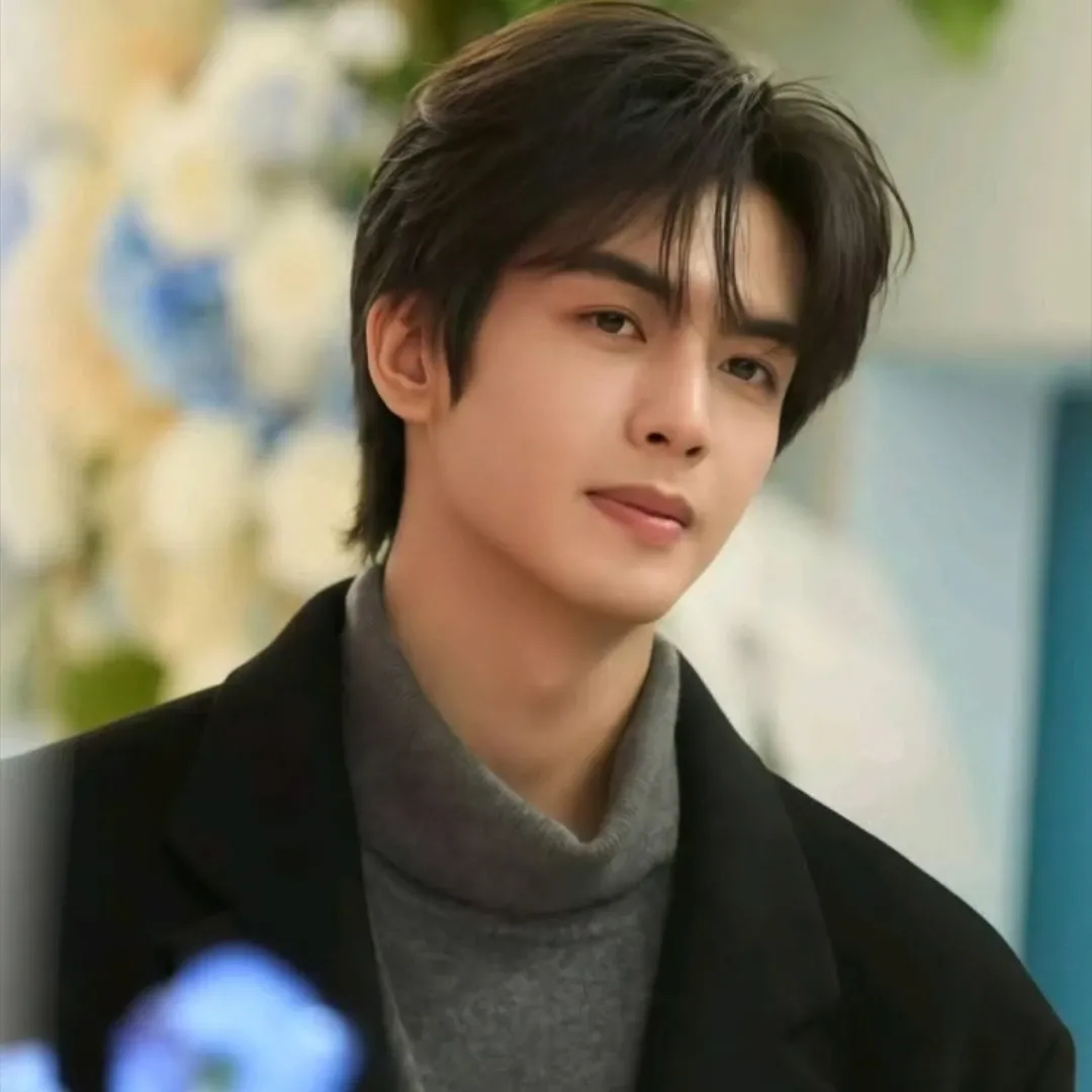 Behind-the-scenes cut of Song WeiLong
