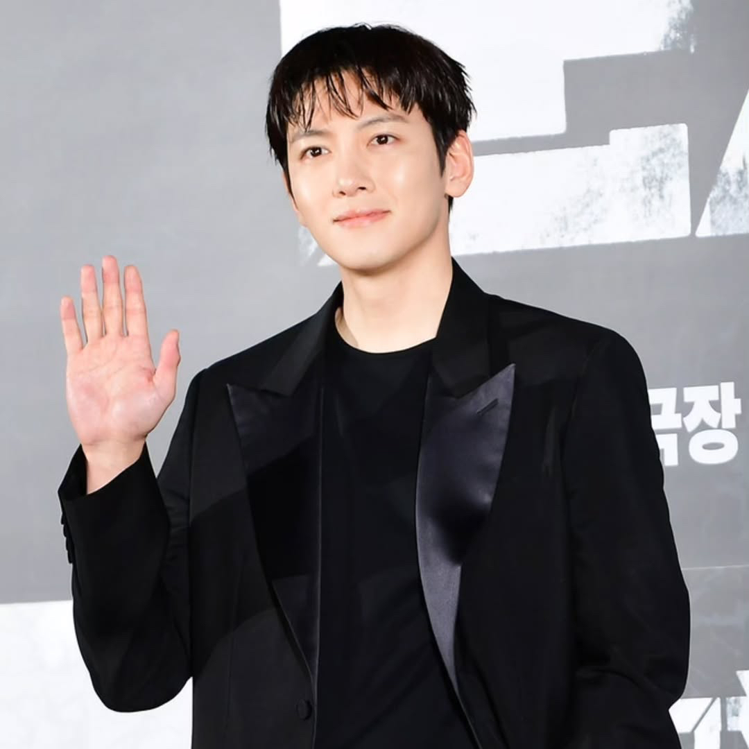 粉丝拍下的池昌旭瞬间