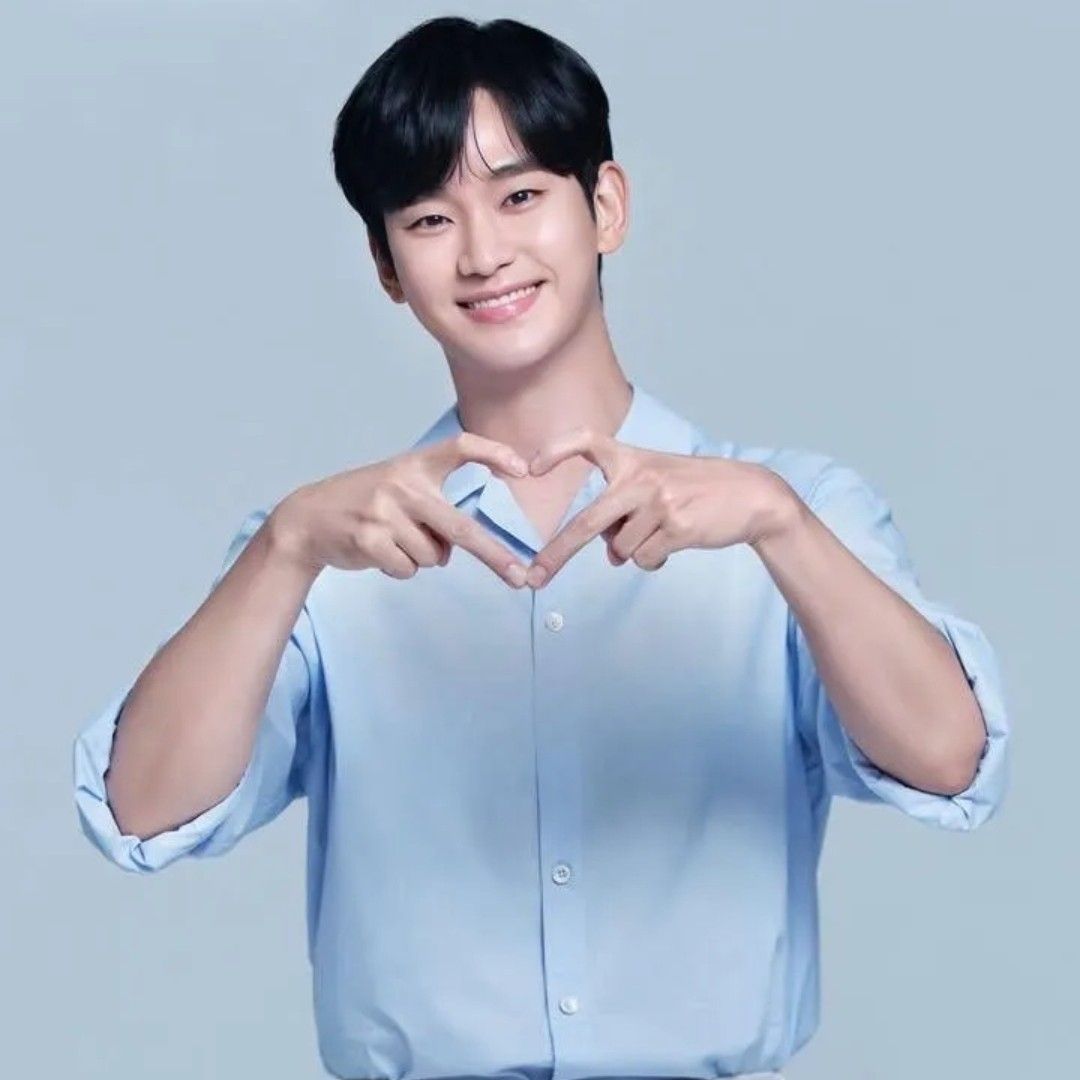 Foto kegiatan terbaru dari Kim Soohyun