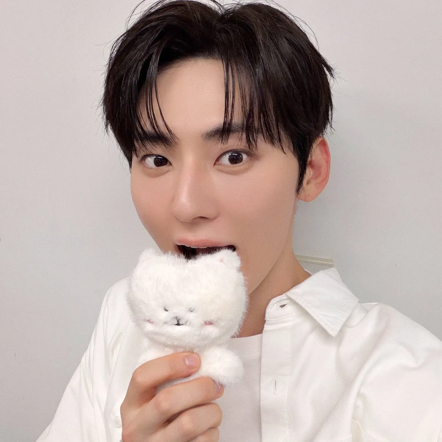 Recent activity shot of Hwang Minhyun
