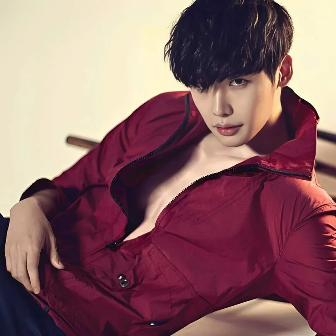 Behind-the-scenes cut of Lee Jongsuk