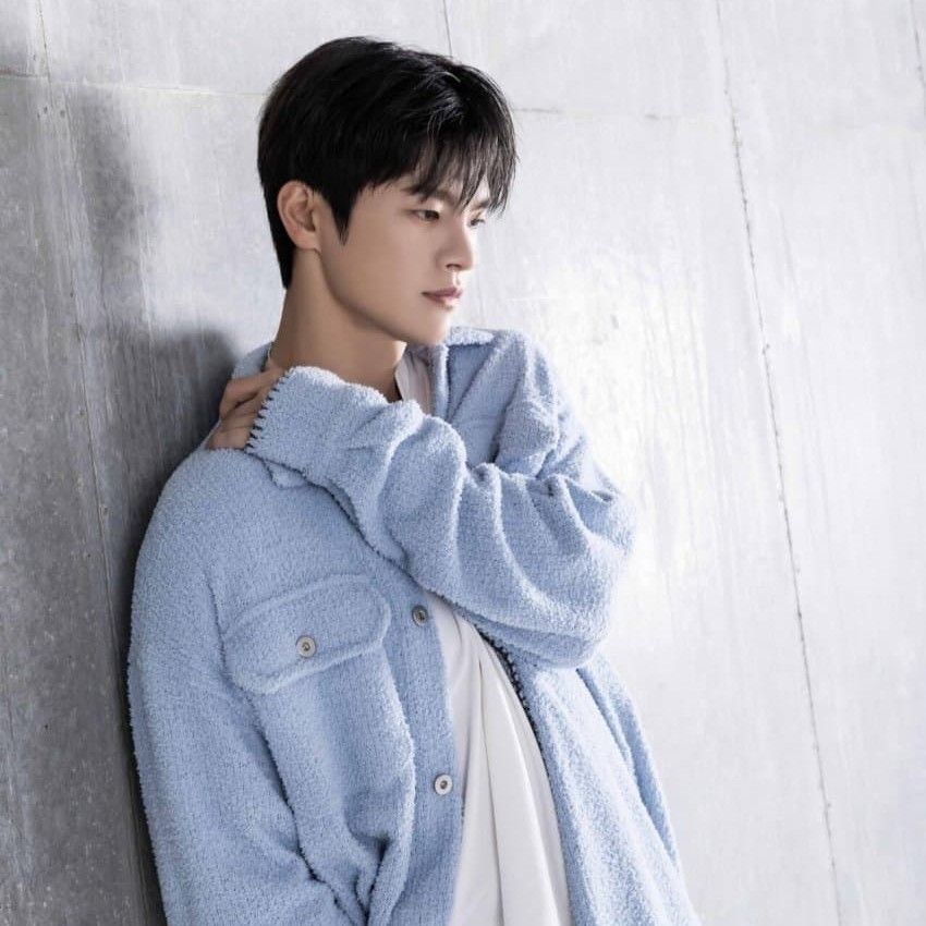 Latest photo of Seo Inguk