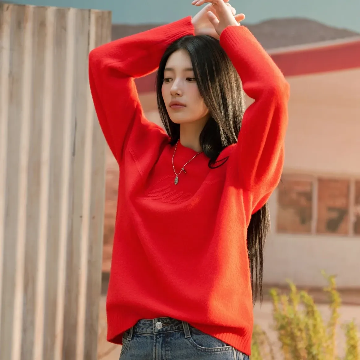 Behind-the-scenes cut of Bae Suzy