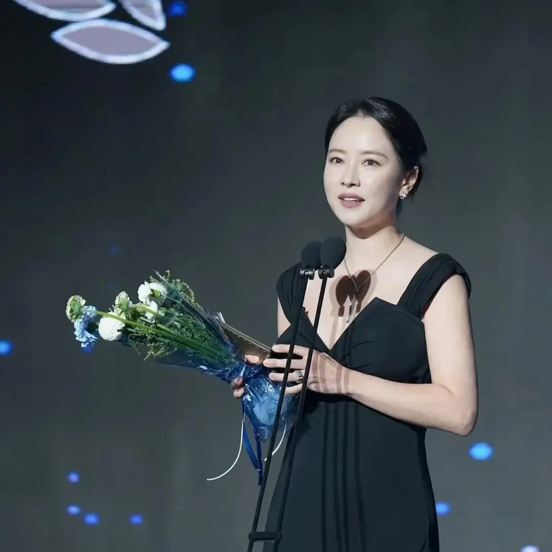 Foto kegiatan terbaru dari Song Jihyo