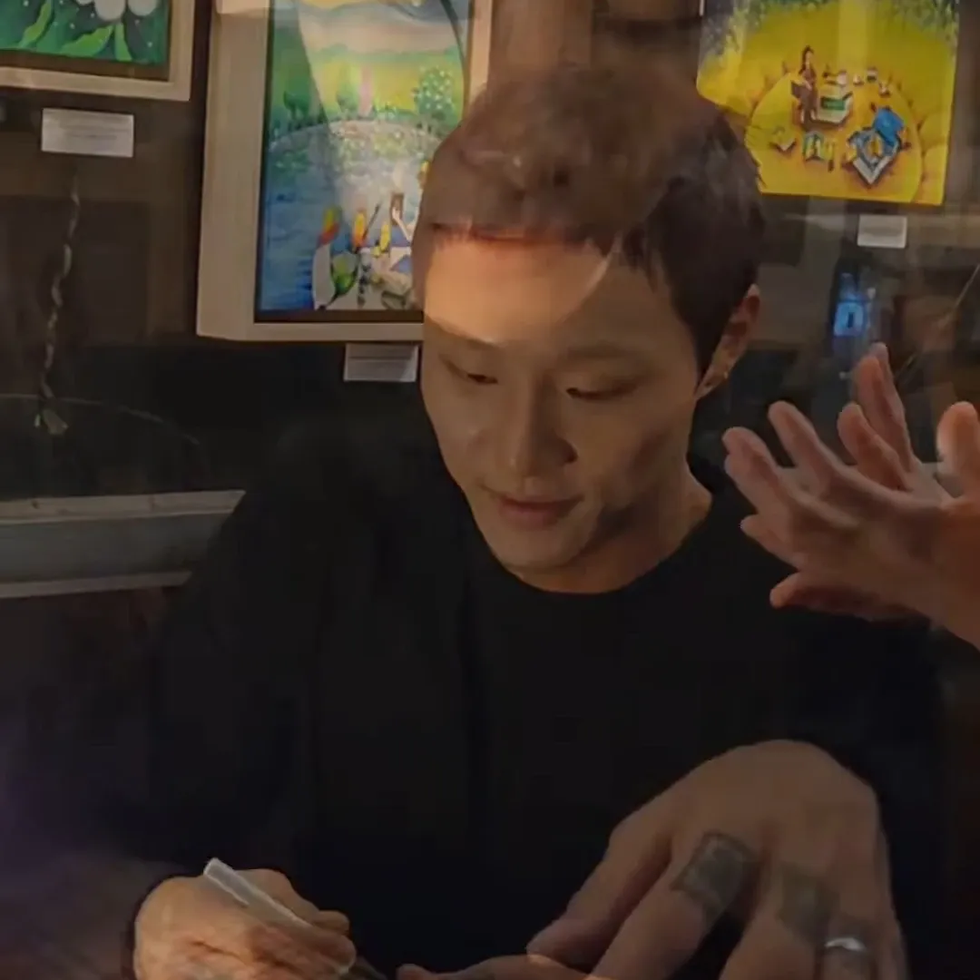 Behind-the-scenes cut of Ki Moogan