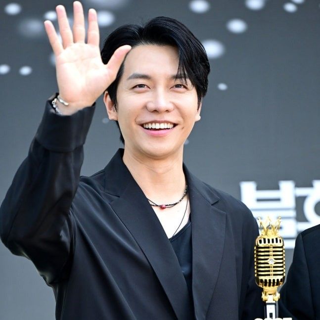 イ・スンギの最新写真