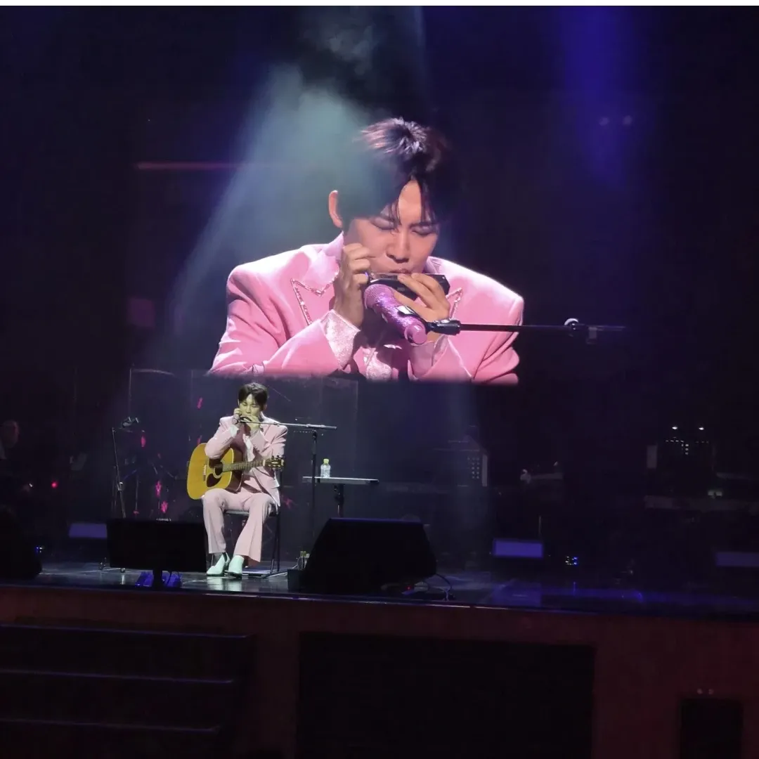 A moment captured by a fan of Jinuk