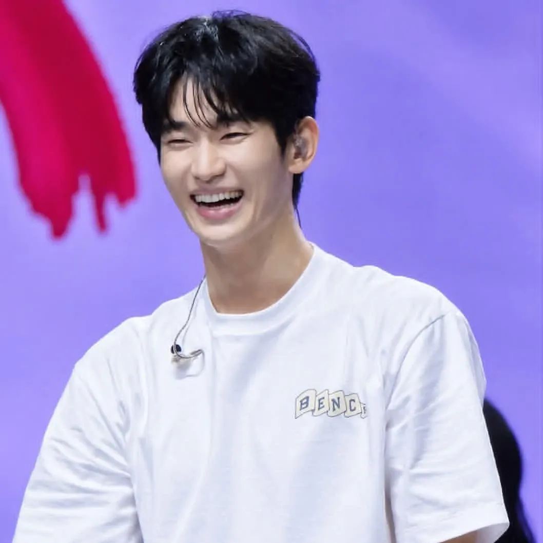 Behind-the-scenes cut of Kim Soohyun