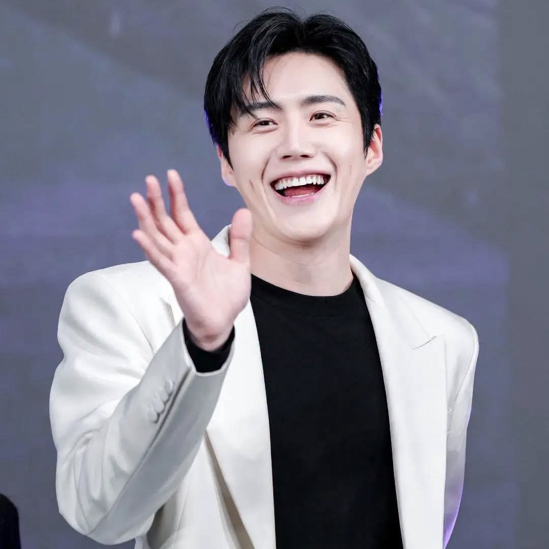 Foto kegiatan terbaru dari Kim Seonho