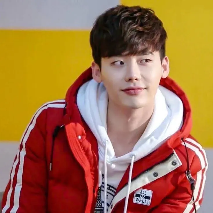 A moment captured by a fan of Lee Jongsuk