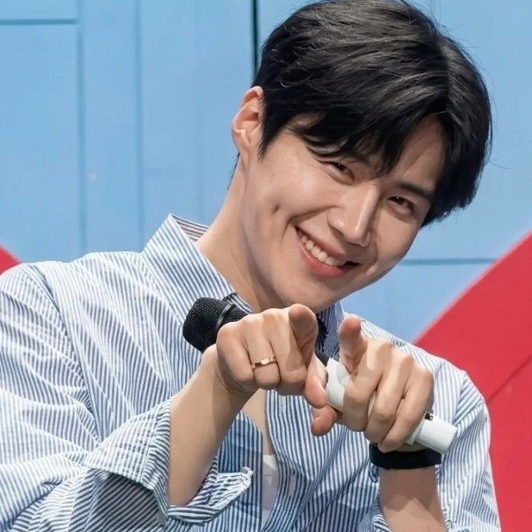 Foto kegiatan terbaru dari Kim Seonho