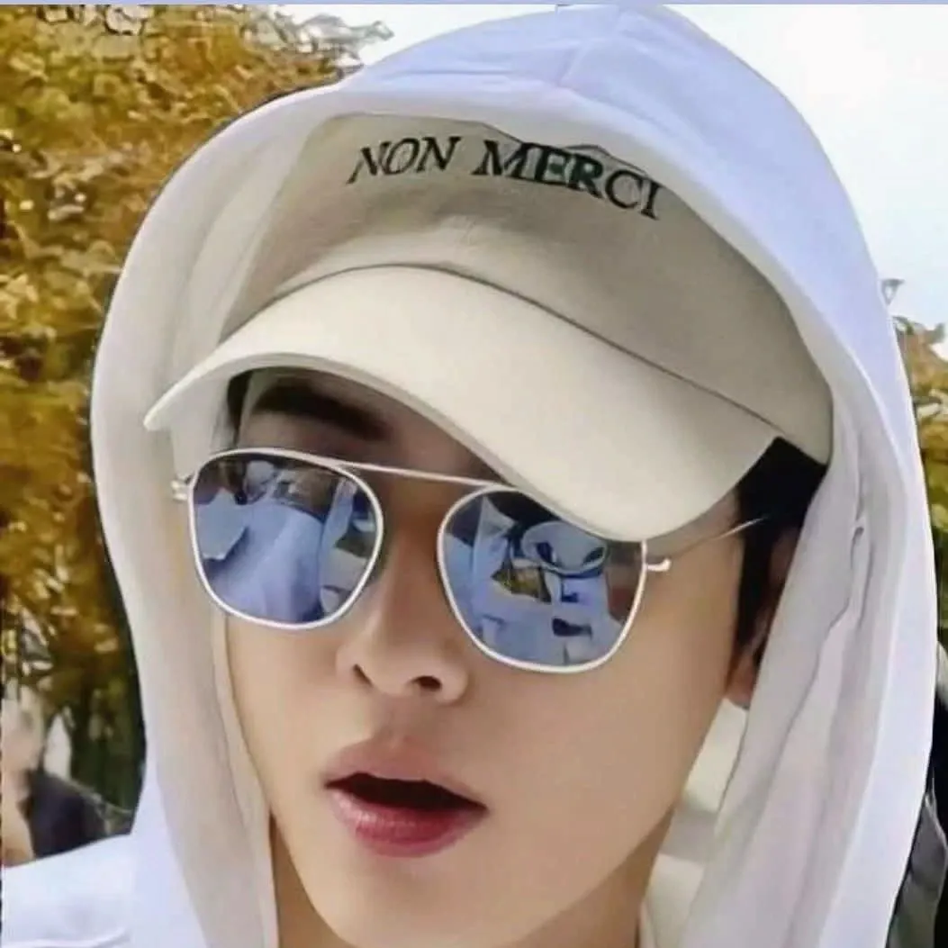 A moment captured by a fan of Cha Eunwoo