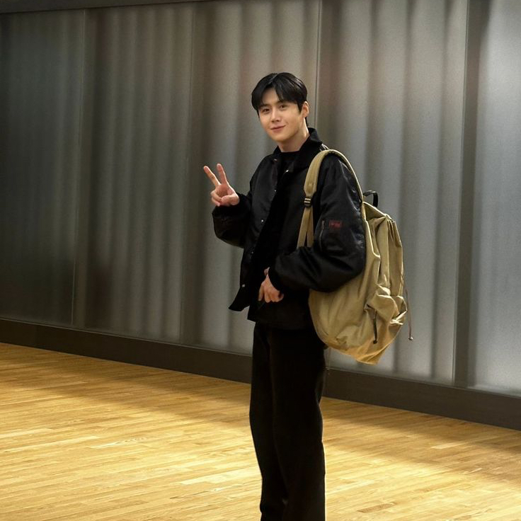 Behind-the-scenes cut of Kim Seonho