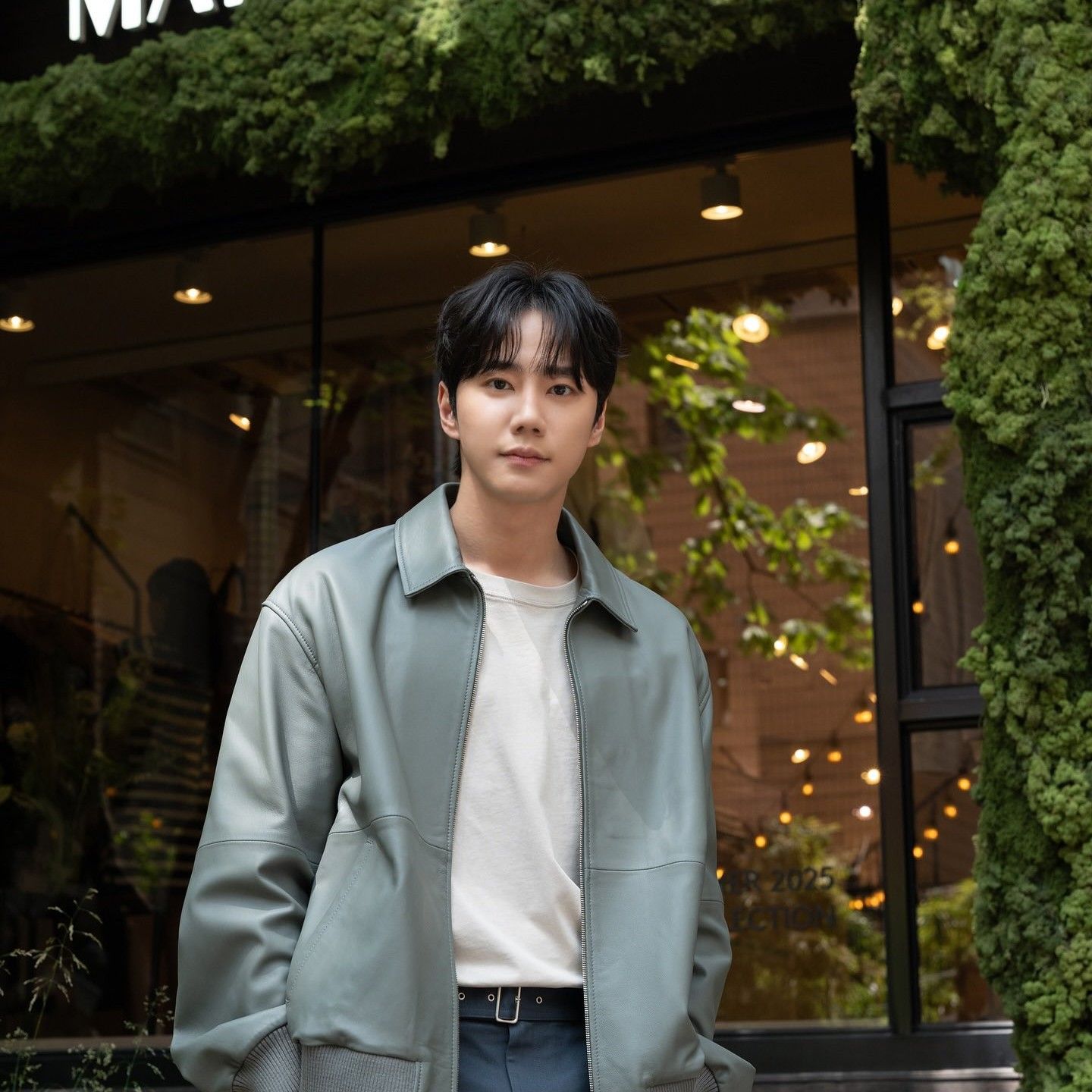 Behind-the-scenes cut of Lee Junyoung