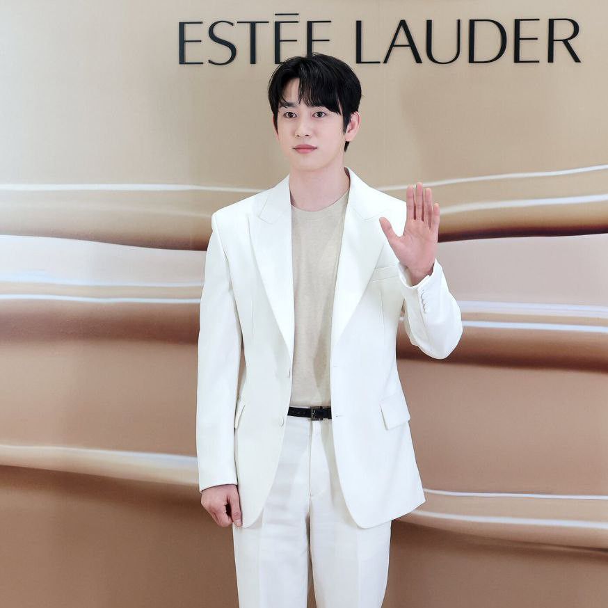 Latest photo of Park Jinyoung