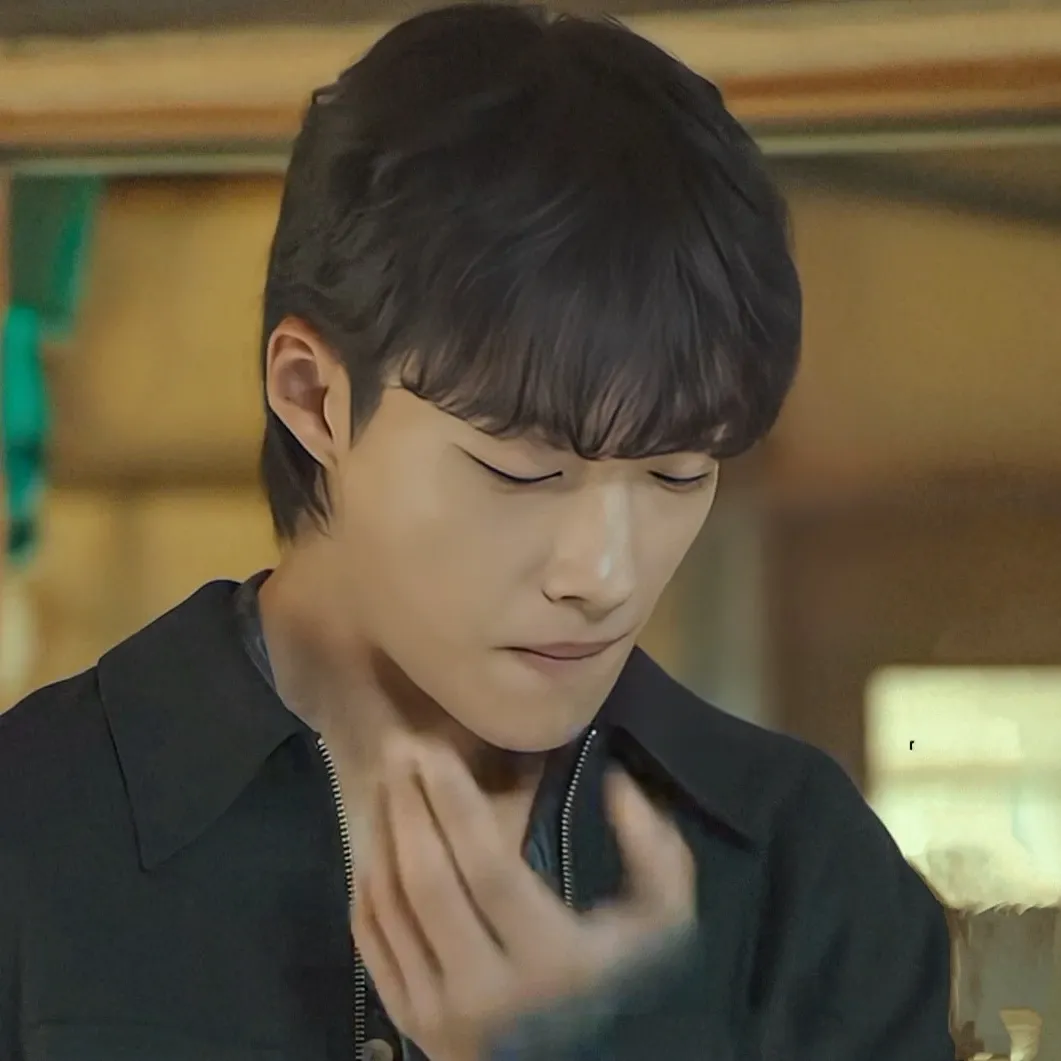 A moment captured by a fan of Woo Dohwan