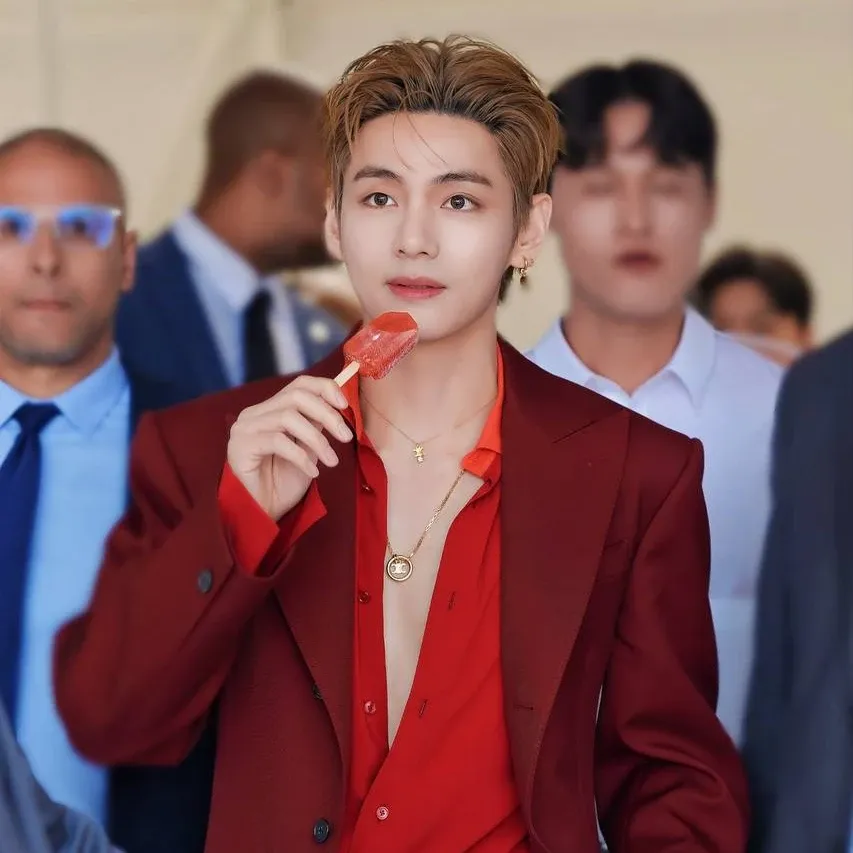 Recent activity shot of Kim Taehyung (V)