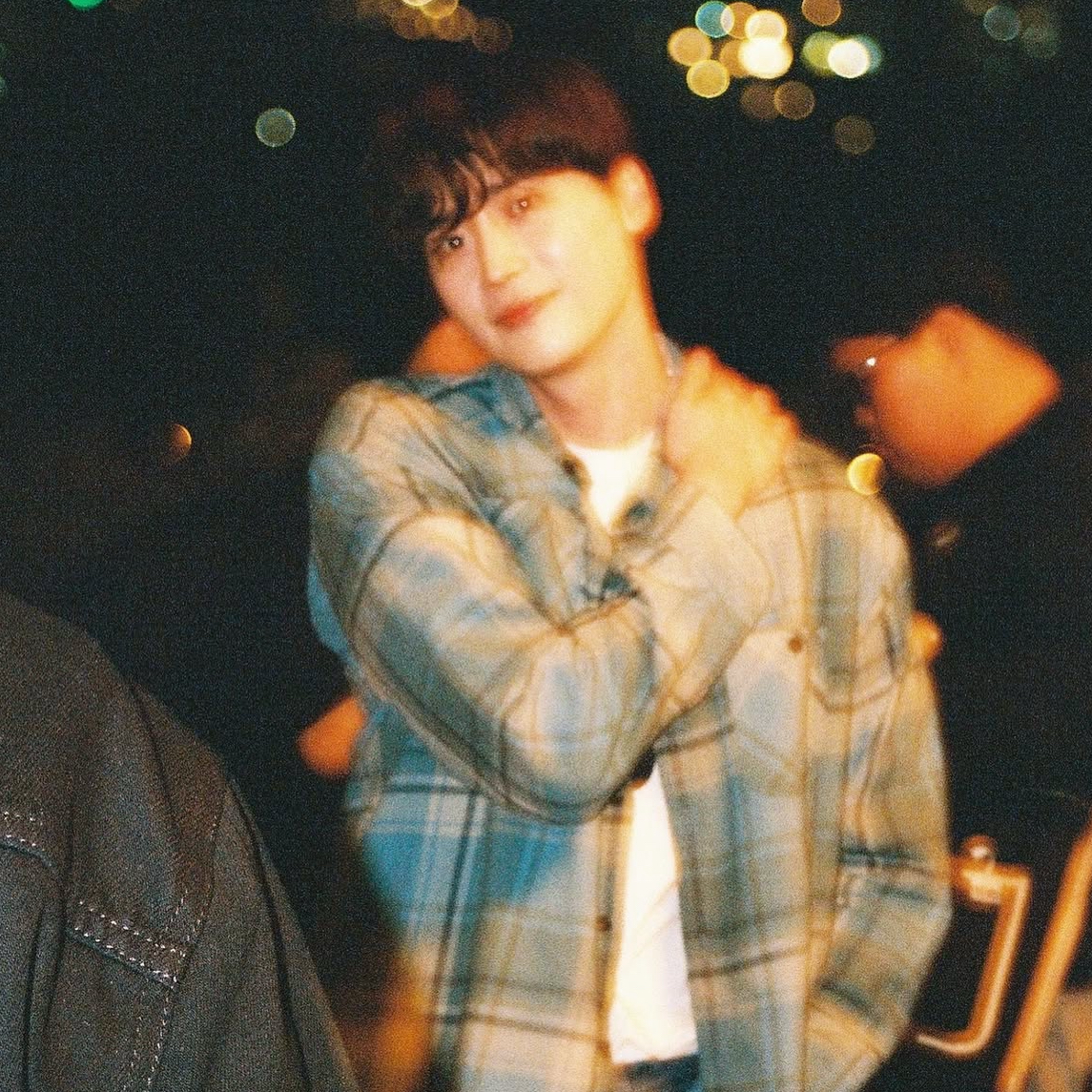 A moment captured by a fan of Lee Jongsuk