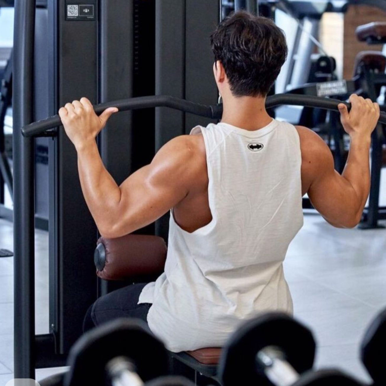 キム・ジョングクのビハインドカット