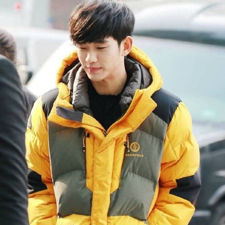 Foto kegiatan terbaru dari Kim Soohyun