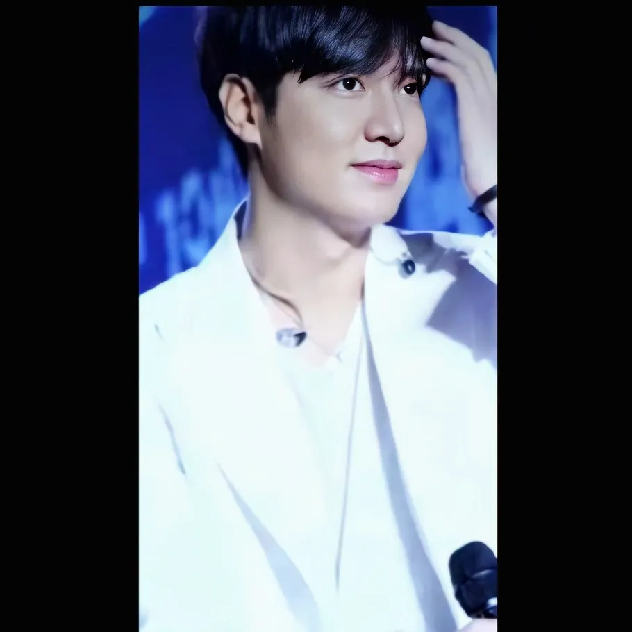 Latest photo of Lee Minho