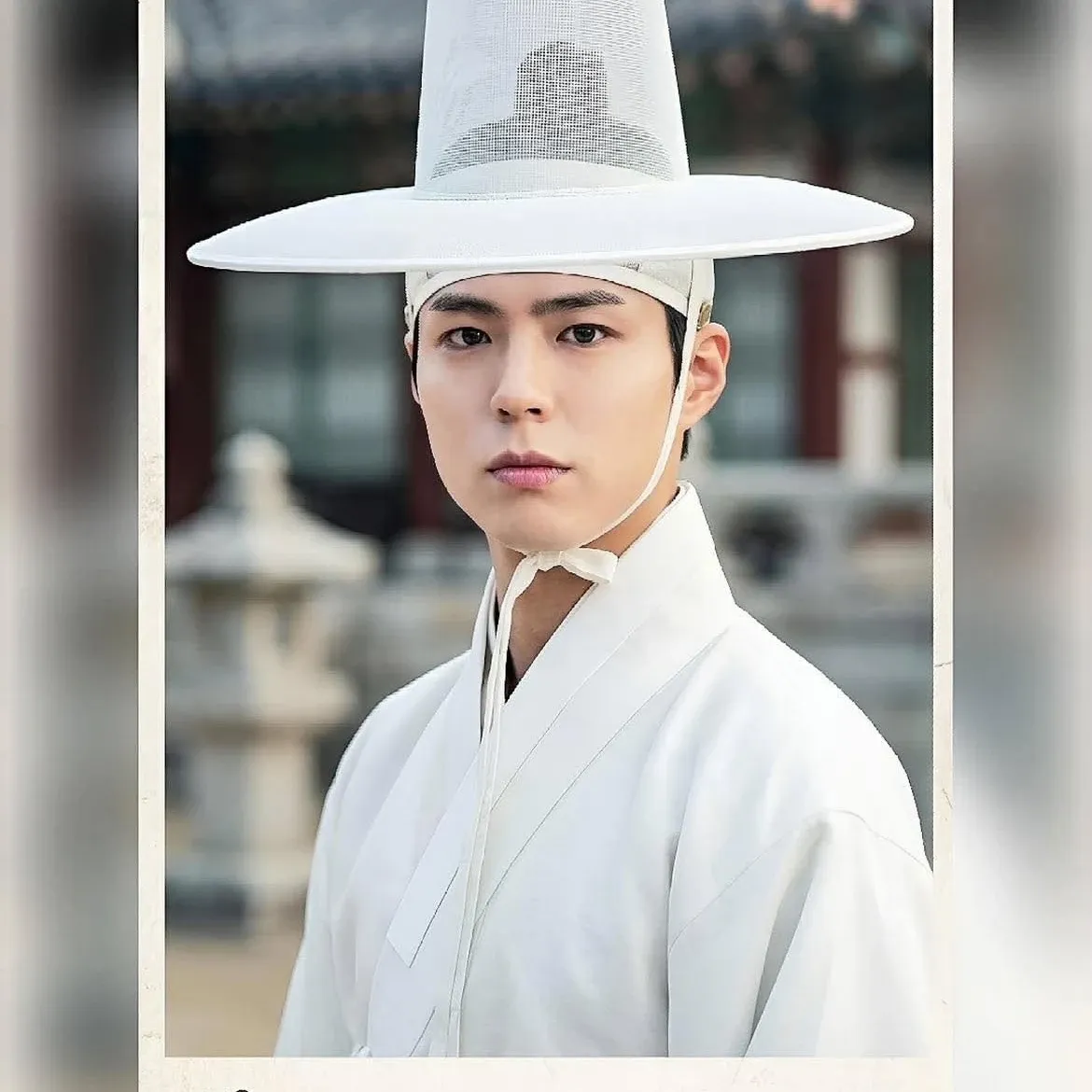 Behind-the-scenes cut of Park Bogum