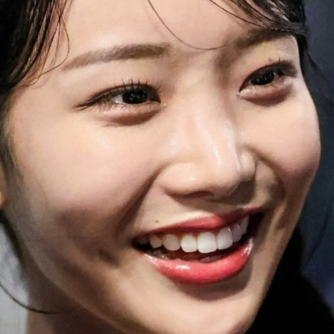 A moment captured by a fan of Kim Soyeon (2004)