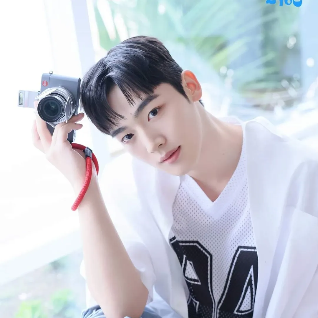 Behind-the-scenes cut of Kim Yohan
