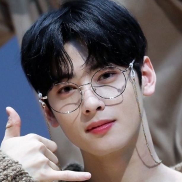 A moment captured by a fan of Cha Eunwoo