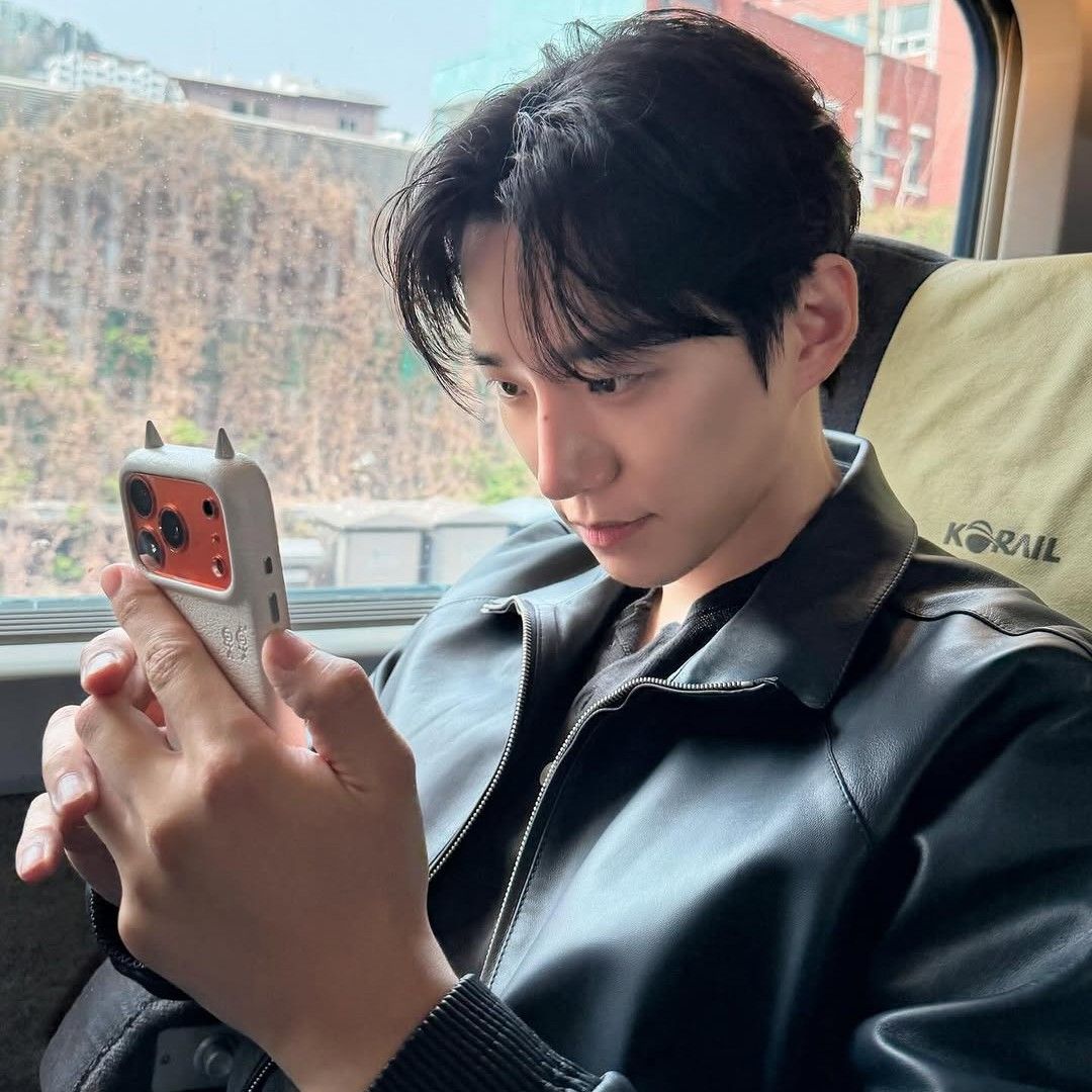 イ・ジュノの最近の活動ショット