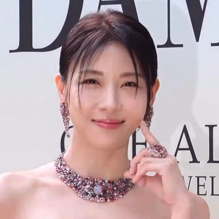 Behind-the-scenes cut of Ha Jiwon