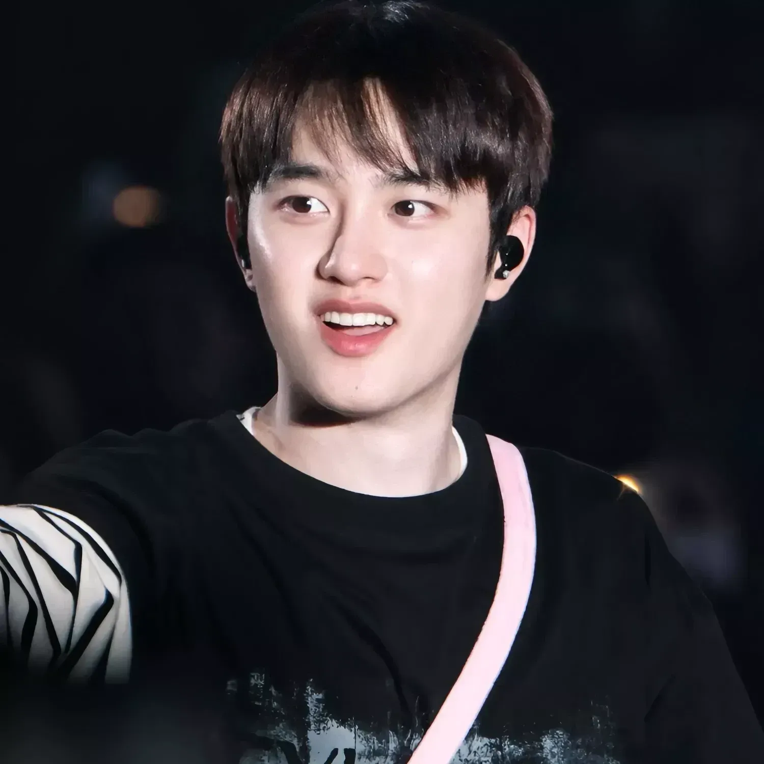 Behind-the-scenes cut of Doh Kyungsoo (D.O.)