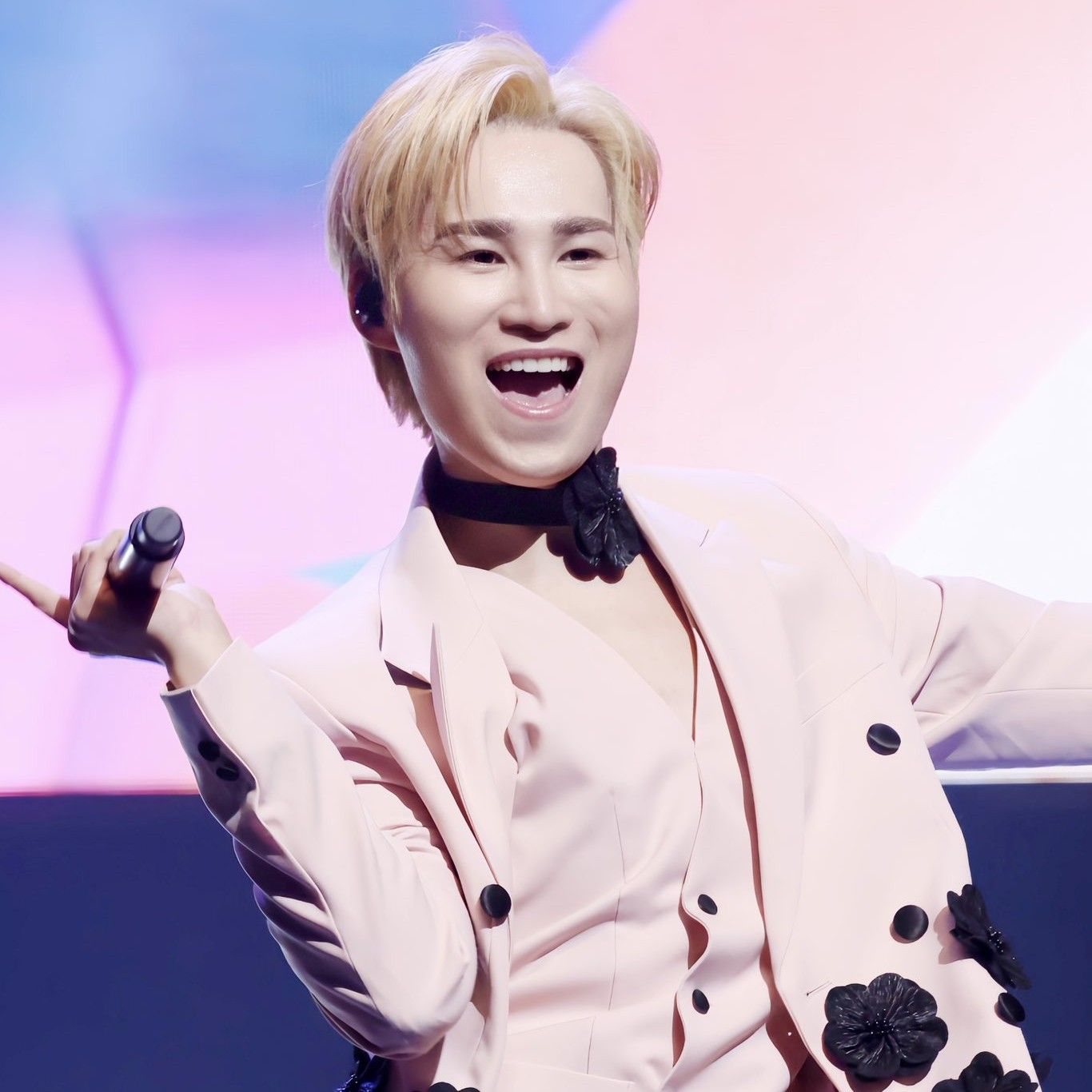 金熙栽的最新照片