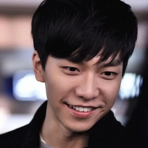 Momen yang diabadikan oleh penggemar Lee Seunggi