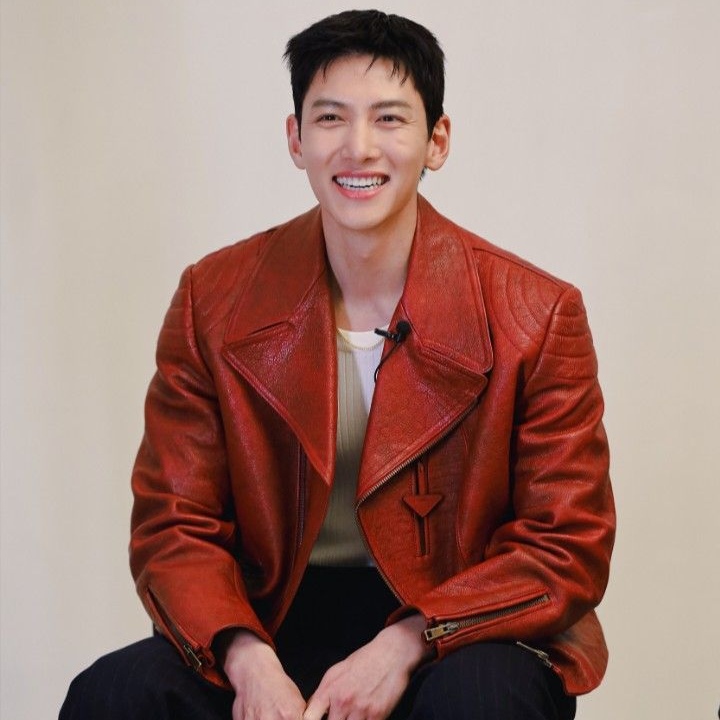 Behind-the-scenes cut of Ji Changwook