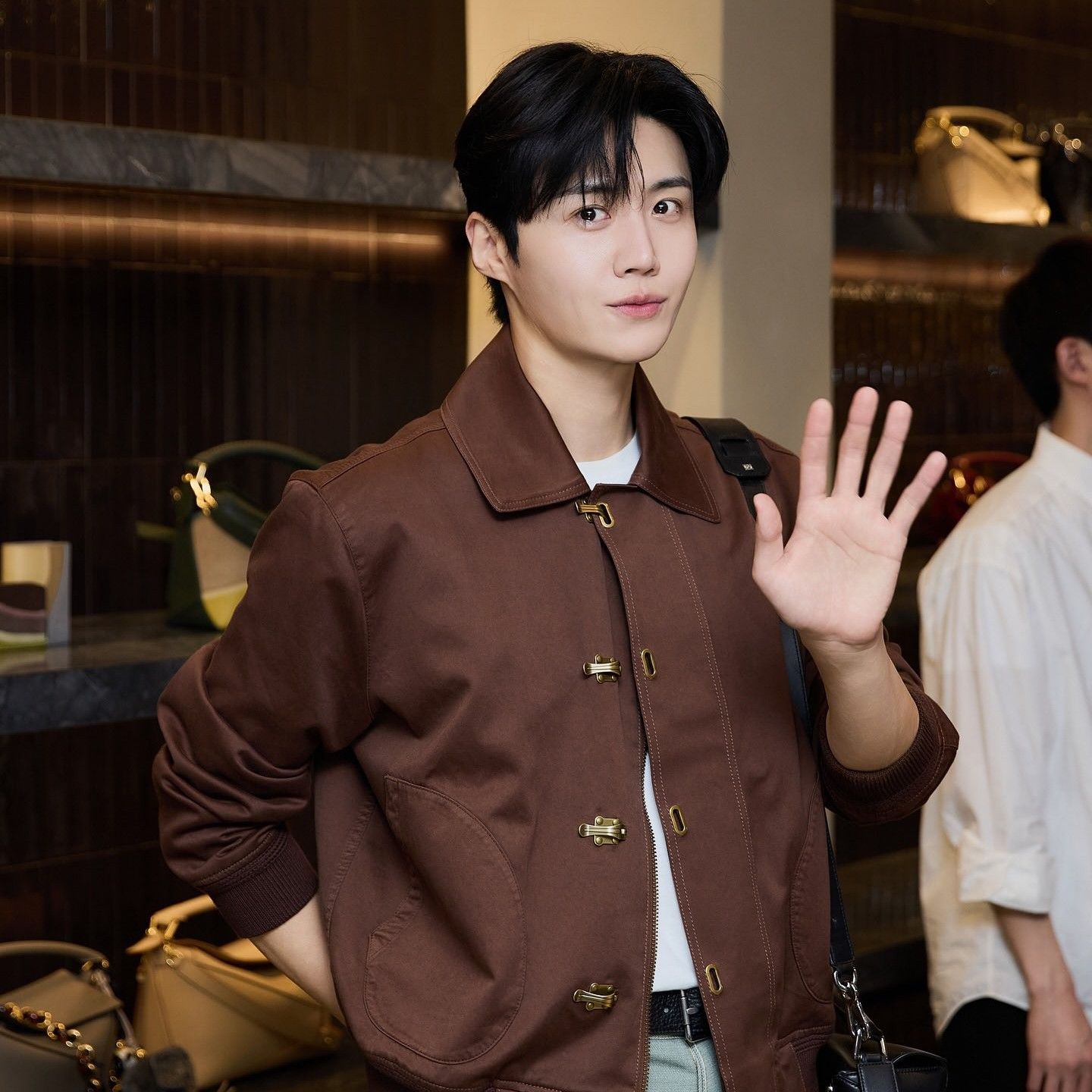 A moment captured by a fan of Kim Seonho