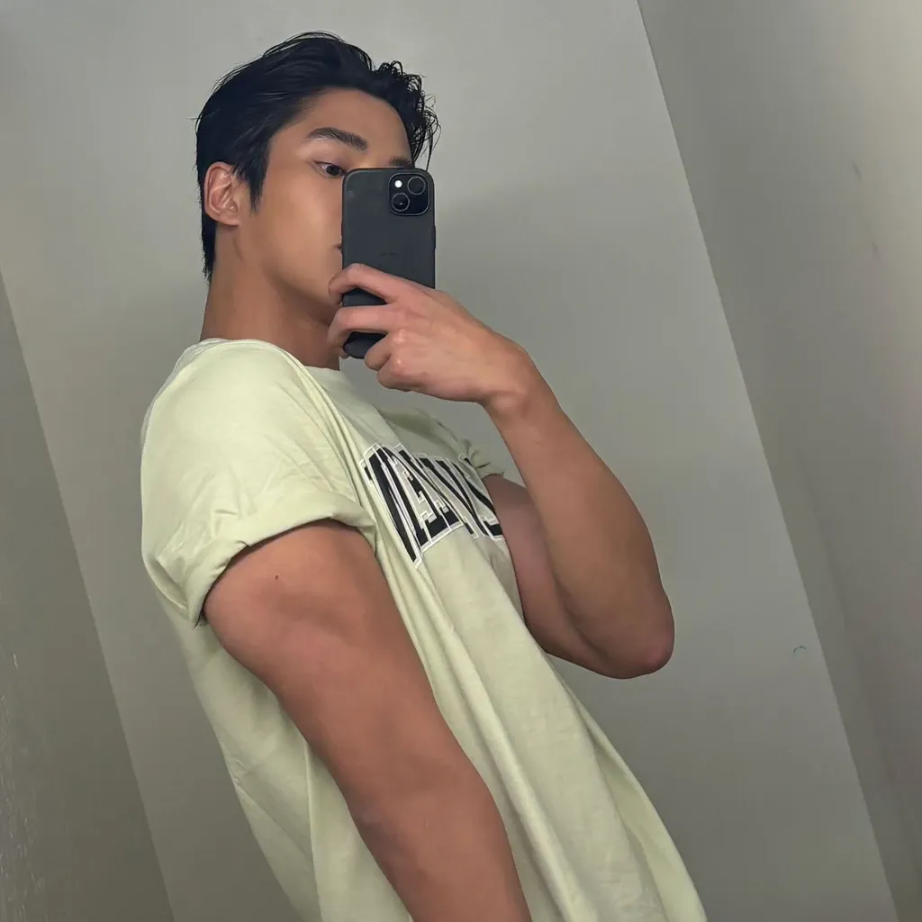Cuplikan di balik layar dari Rowoon