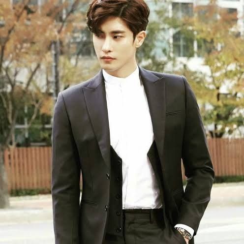 Latest photo of Sunghoon