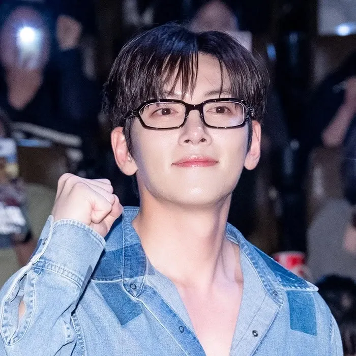 Behind-the-scenes cut of Ji Changwook