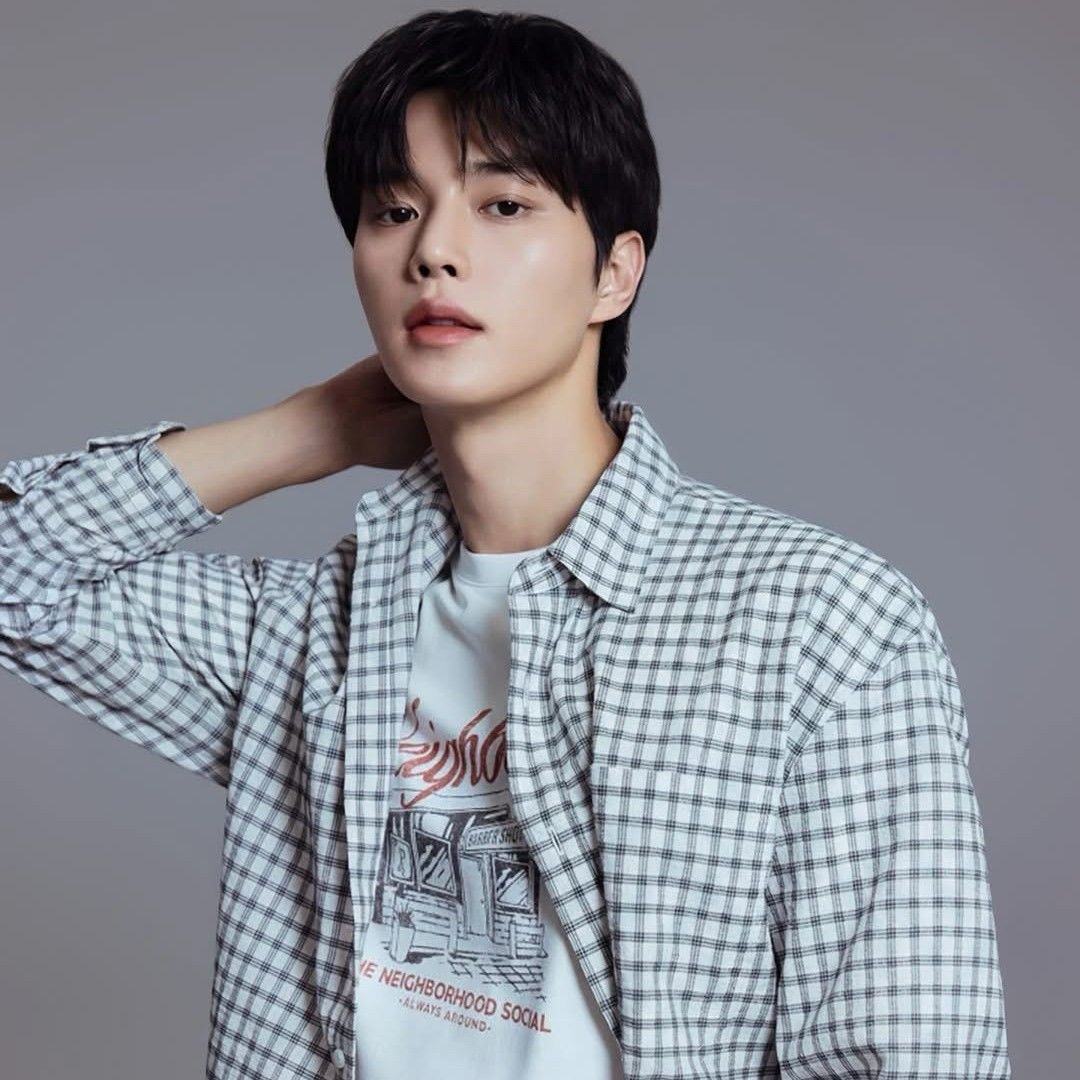 Recent activity shot of Song Kang