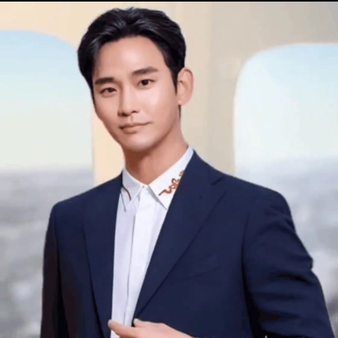 粉絲拍下的金秀賢瞬間