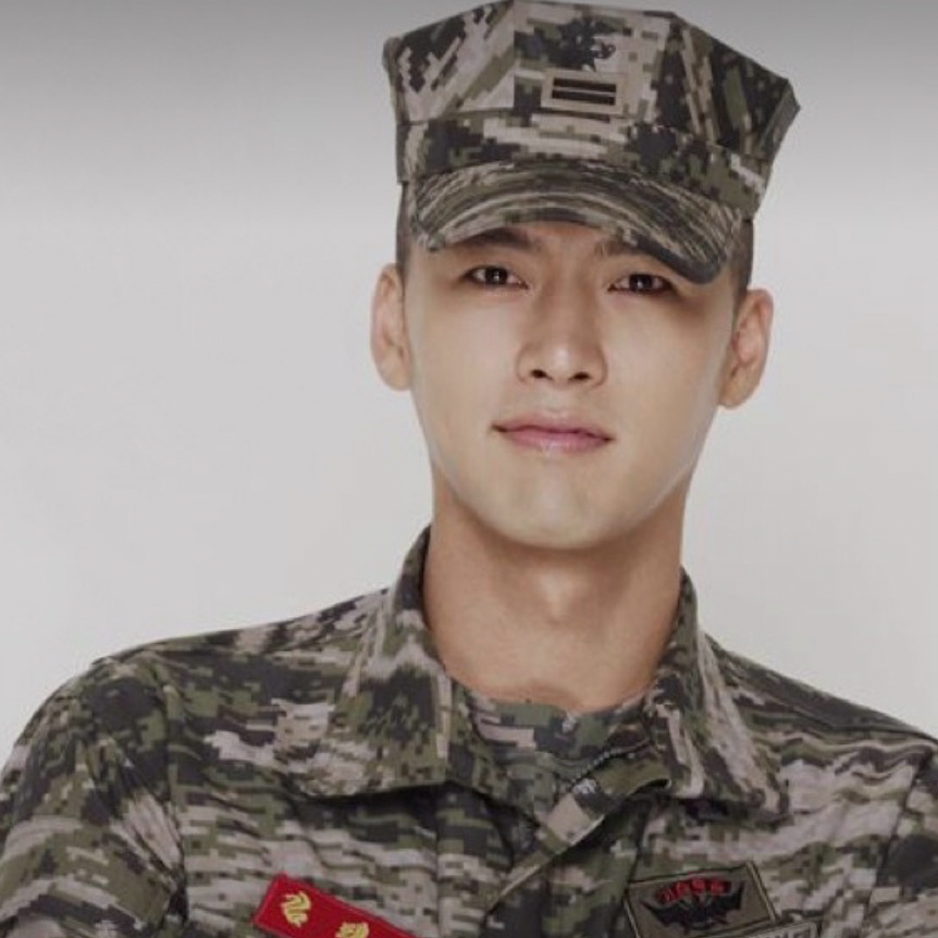 Behind-the-scenes cut of Hyun Bin