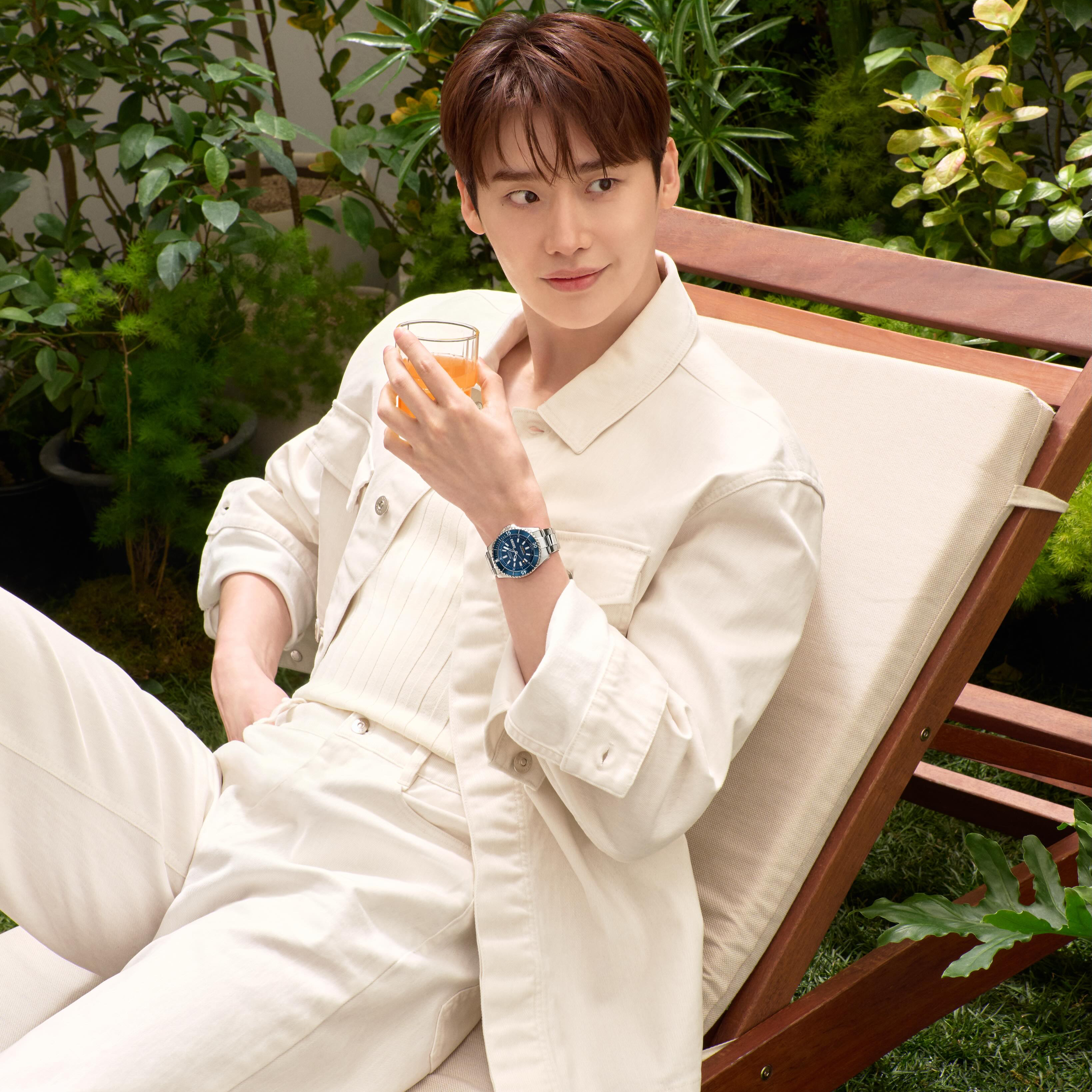 Latest photo of Lee Jongsuk