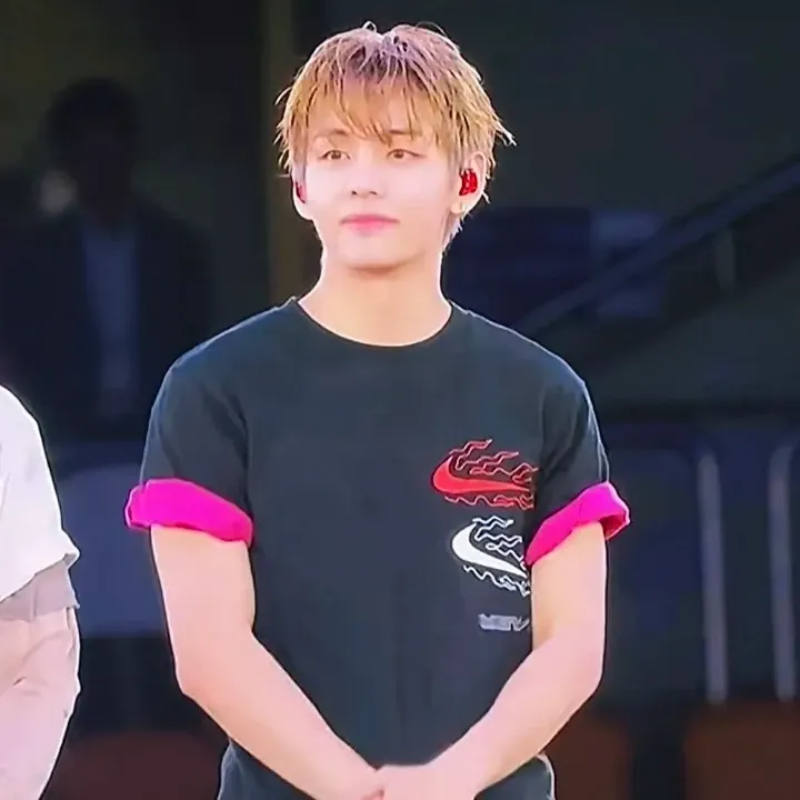 Recent activity shot of Kim Taehyung (V)