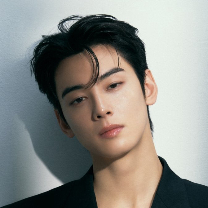 Latest photo of Cha Eunwoo
