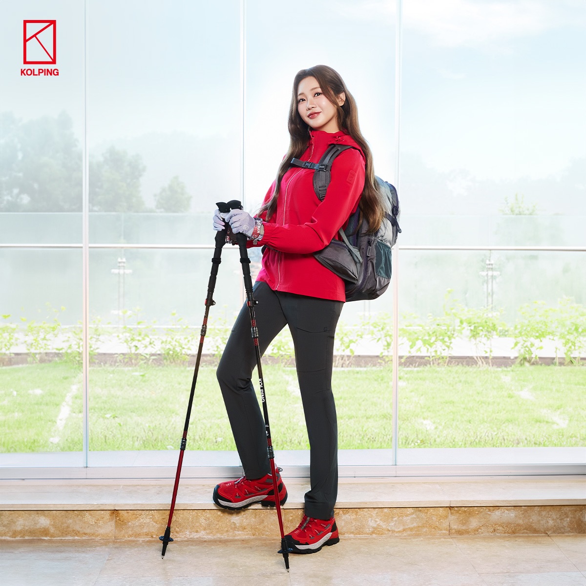 Behind-the-scenes cut of Hong Jiyoon