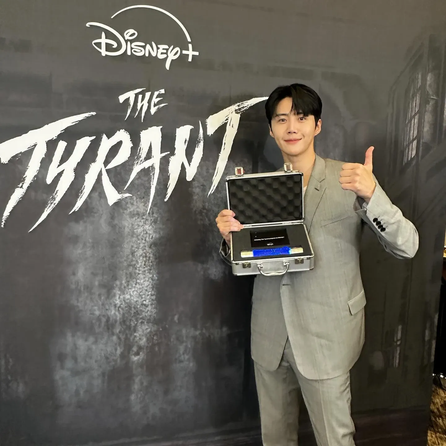 Behind-the-scenes cut of Kim Seonho