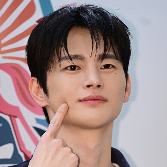 Latest photo of Seo Inguk